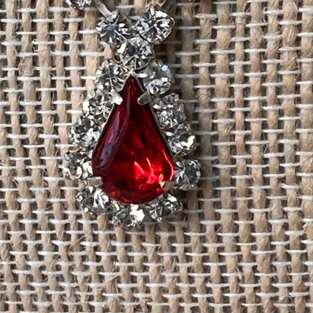 Lovely Faux Ruby Red Crystal Necklace Deep Red Gorgeous